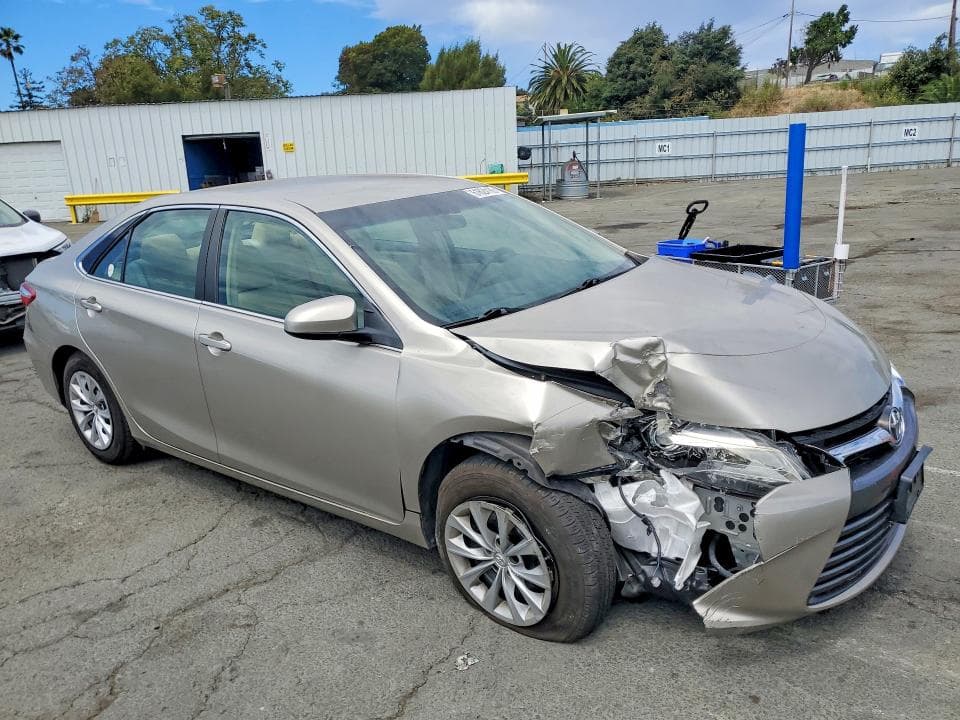 2017 TOYOTA CAMRY LE 4