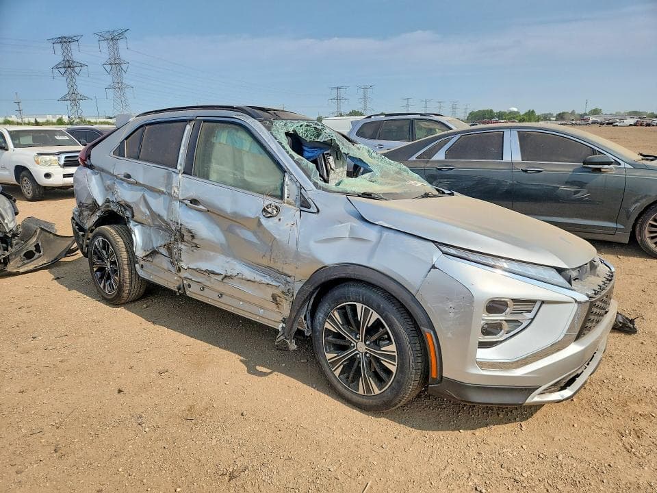 2022 MITSUBISHI ECLIPSE CROSS SE 4