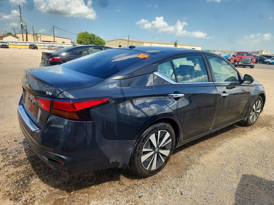 2022 NISSAN ALTIMA SV 3