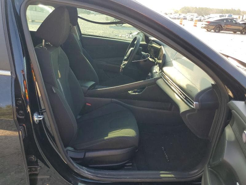 2025 HYUNDAI ELANTRA SEL 7