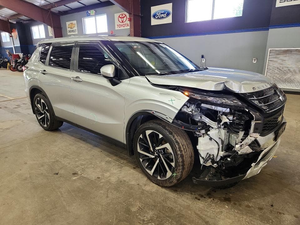 2023 MITSUBISHI OUTLANDER SE 4