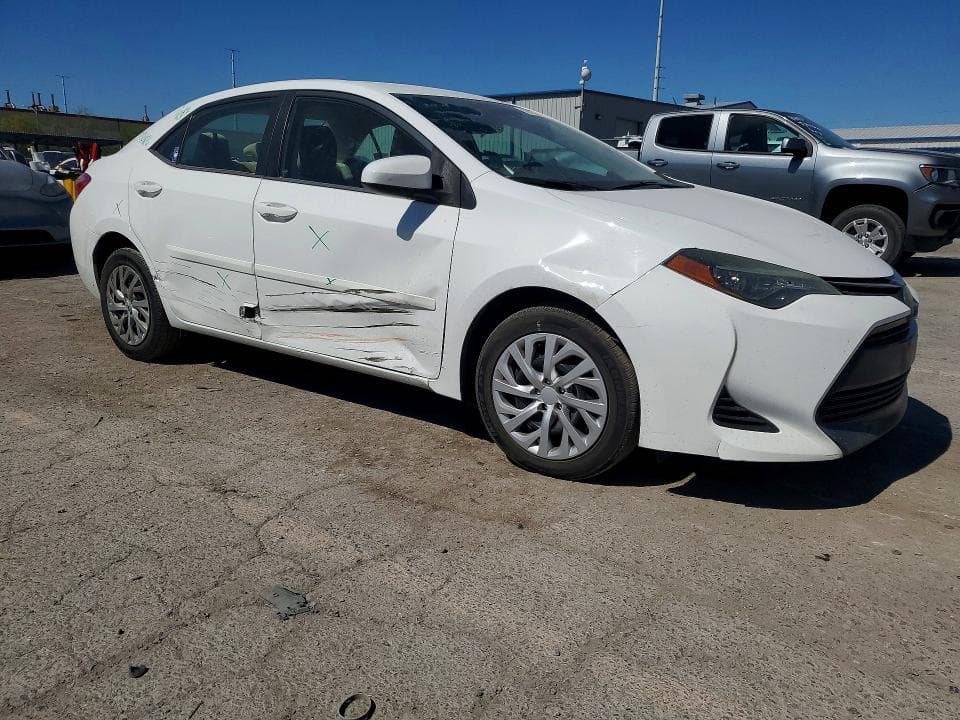 2017 TOYOTA COROLLA LE 4