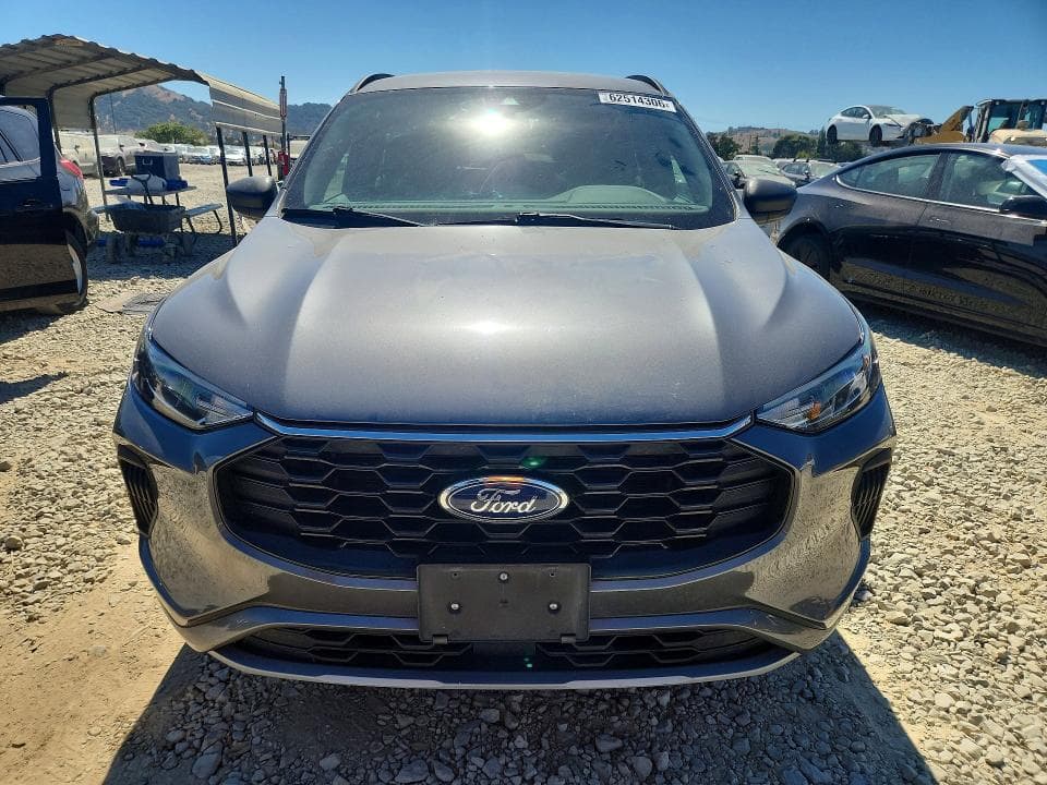 2023 FORD ESCAPE ST LINE 5