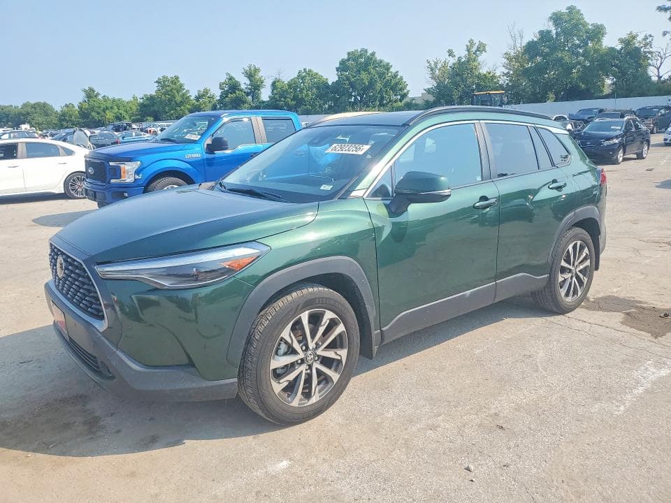 2022 TOYOTA COROLLA CROSS XLE - 1