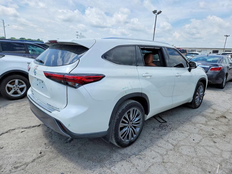2021 TOYOTA HIGHLANDER PLATINUM 3