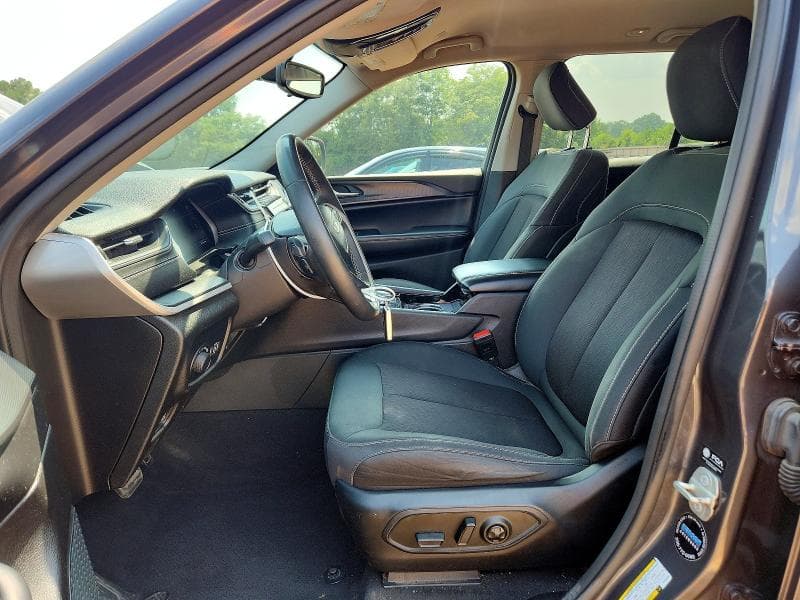 2023 JEEP GRAND CHEROKEE LAREDO 7