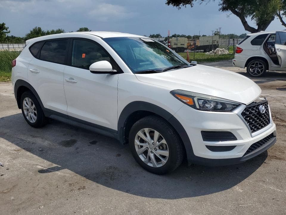 2021 HYUNDAI TUCSON SE 4