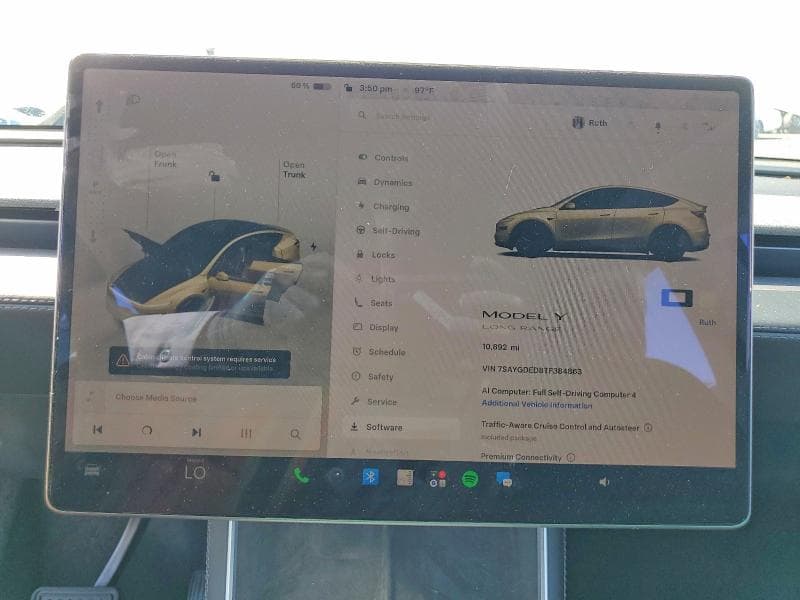 2026 TESLA MODEL Y 9
