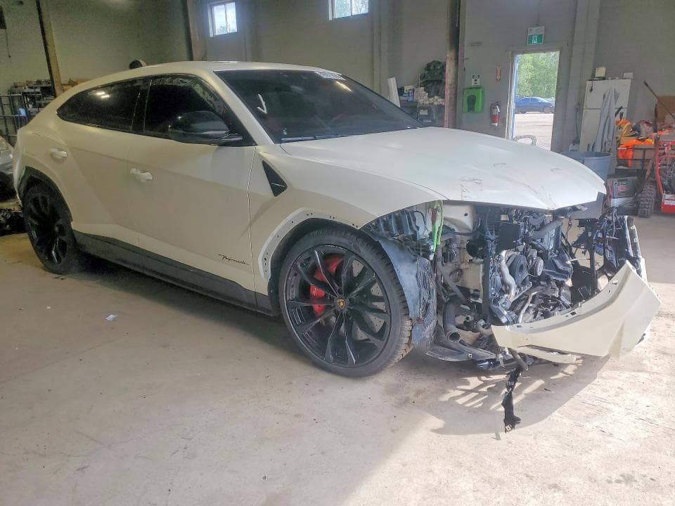2021 LAMBORGHINI URUS 4