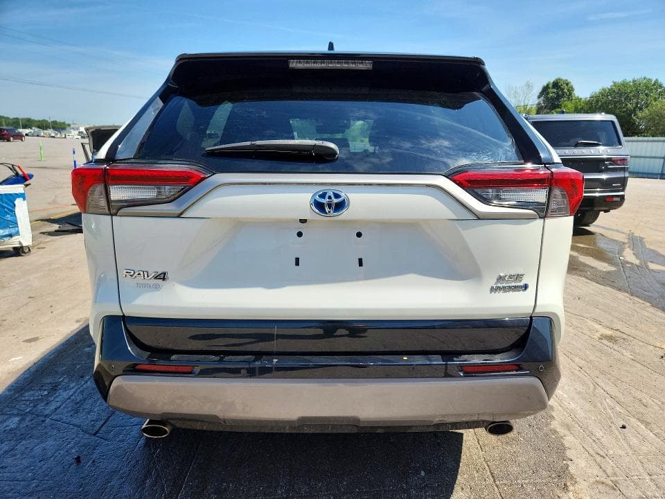 2021 TOYOTA RAV4 XSE 6