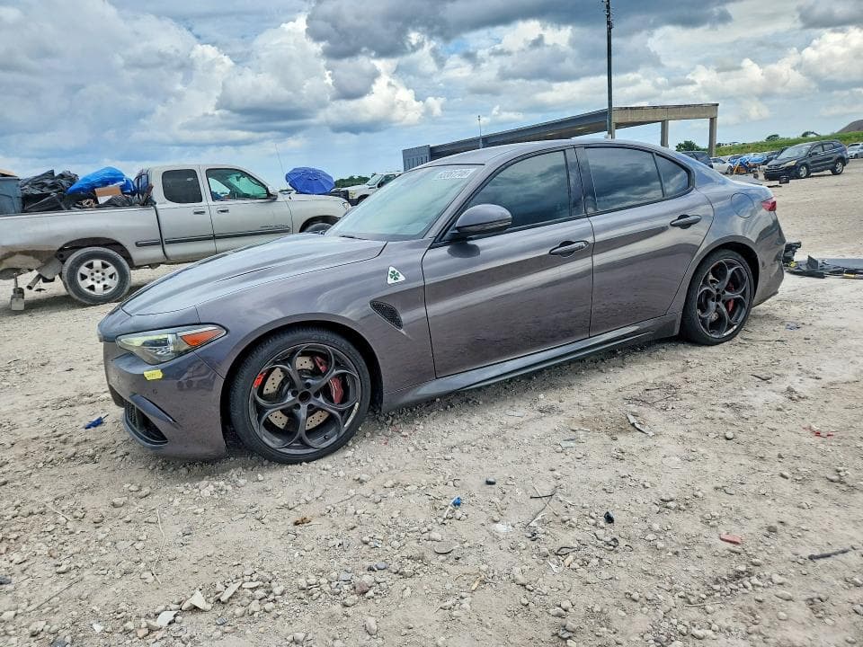 2017 ALFA ROMEO GIULIA QUADRIFOGLIO