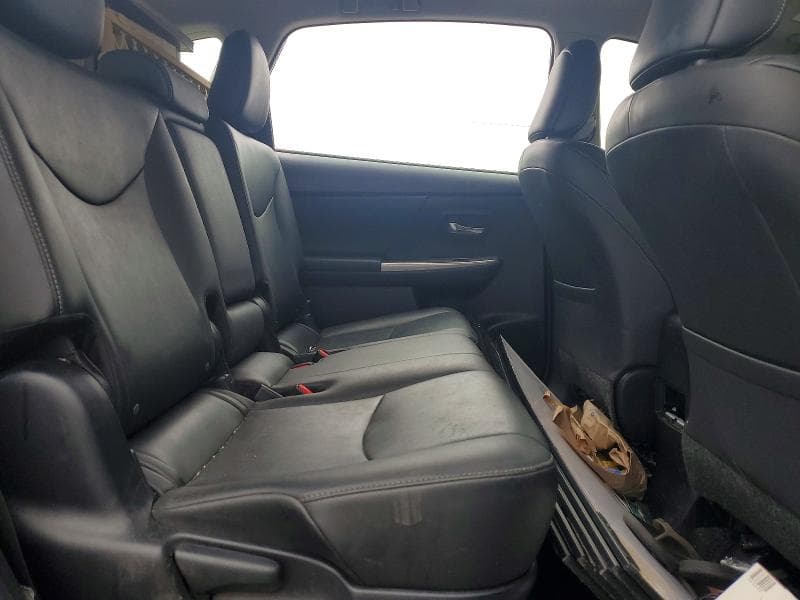 2017 TOYOTA PRIUS V FOUR 11