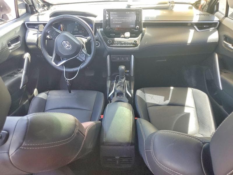 2022 TOYOTA COROLLA CROSS XLE 8