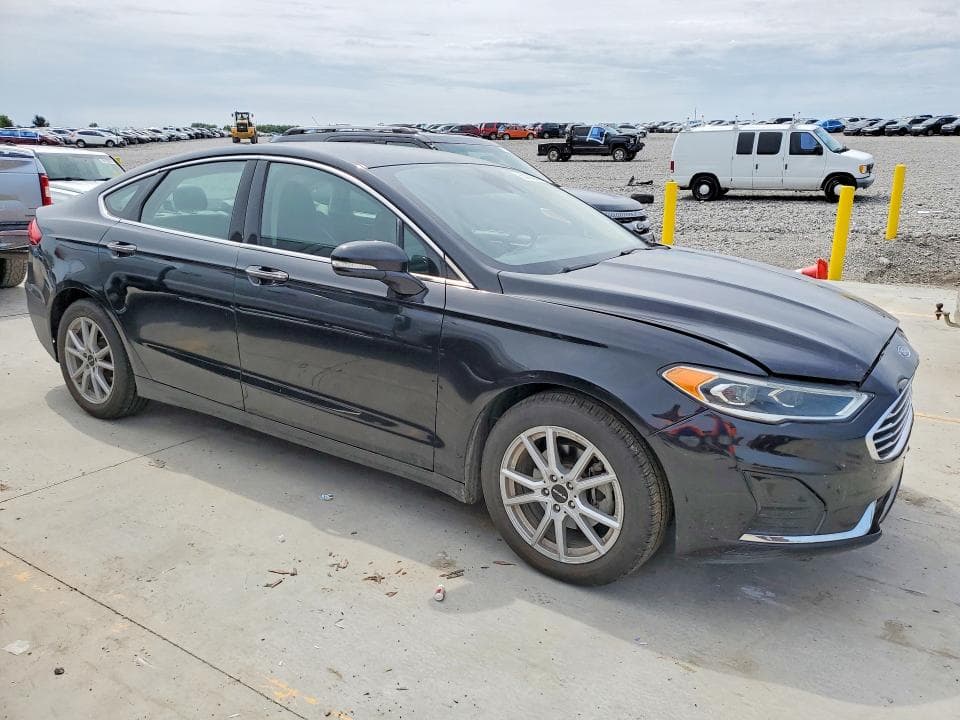 2019 FORD FUSION SEL 4