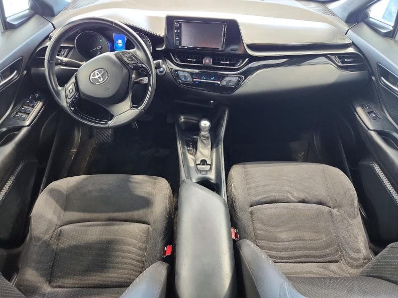 2018 TOYOTA C-HR XLE 8