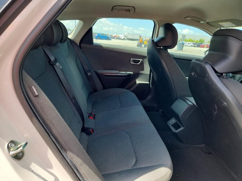 2025 KIA K4 LX 10