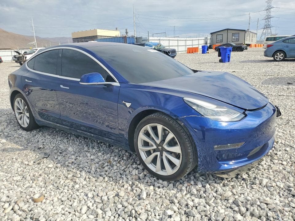 2018 TESLA MODEL 3 4