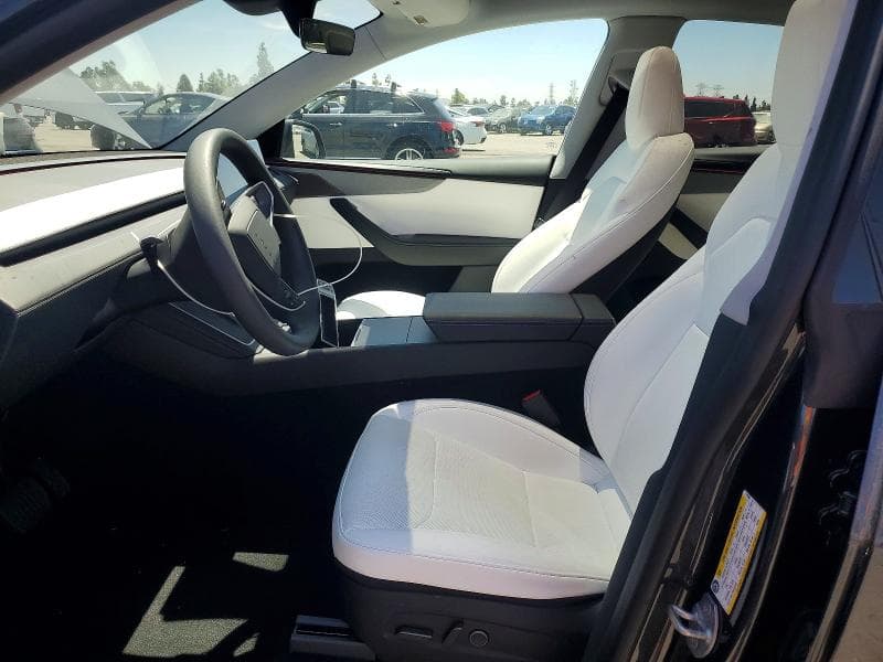 2026 TESLA MODEL Y 7