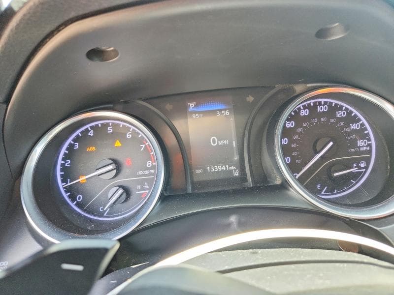 2019 TOYOTA CAMRY SE 9