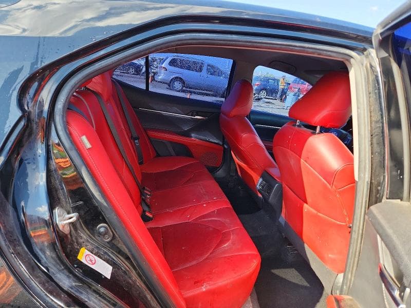 2018 TOYOTA CAMRY XSE 10