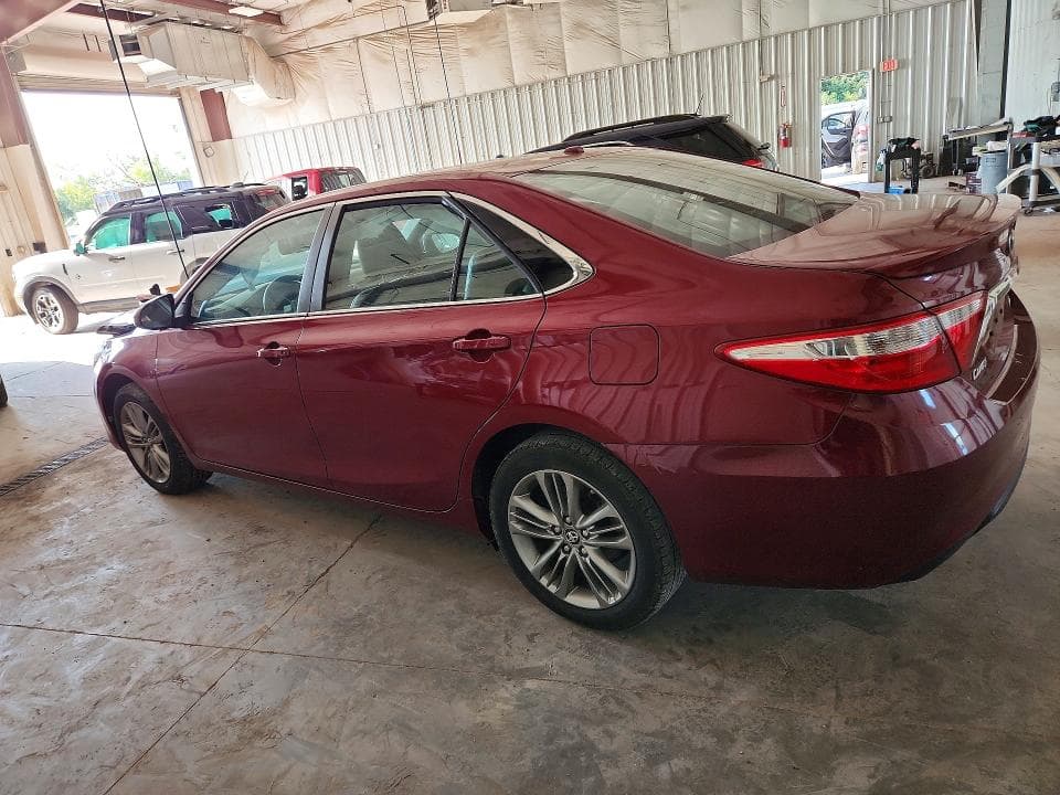 2017 TOYOTA CAMRY SE 2