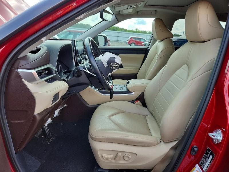 2021 TOYOTA HIGHLANDER XLE 7