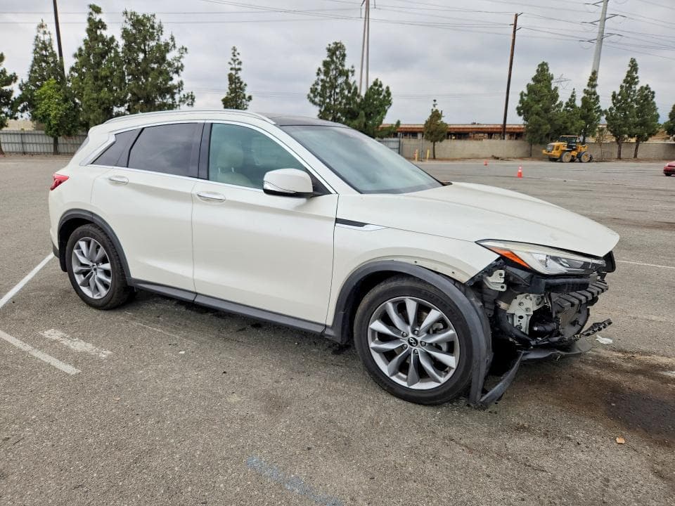 2019 INFINITI QX50 LUXE 4