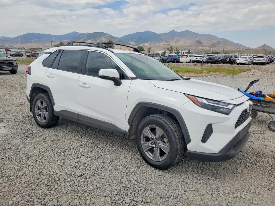 2023 TOYOTA RAV4 XLE 4