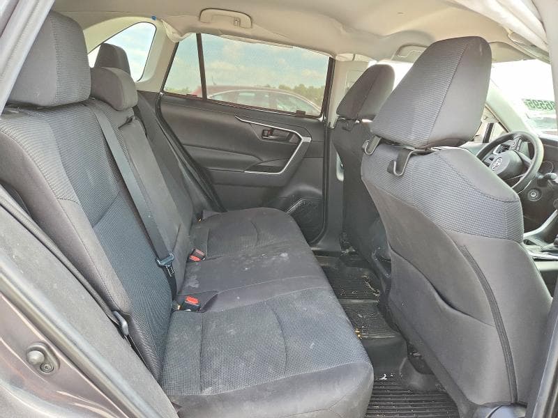 2021 TOYOTA RAV4 LE 10