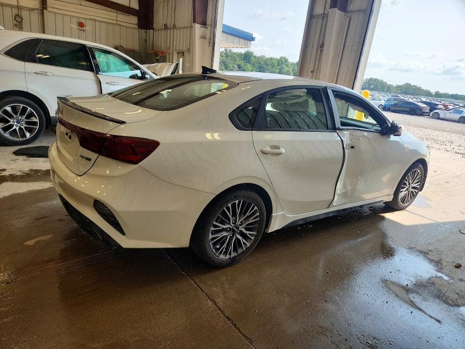 2024 KIA FORTE GT LINE 3