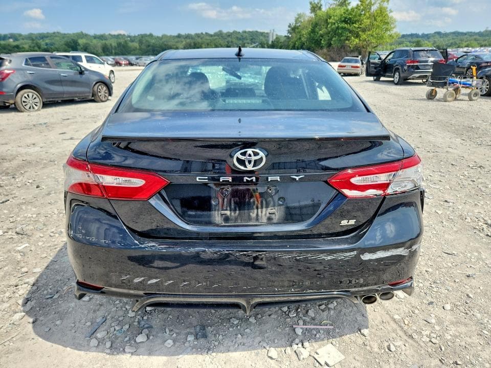 2019 TOYOTA CAMRY SE 6