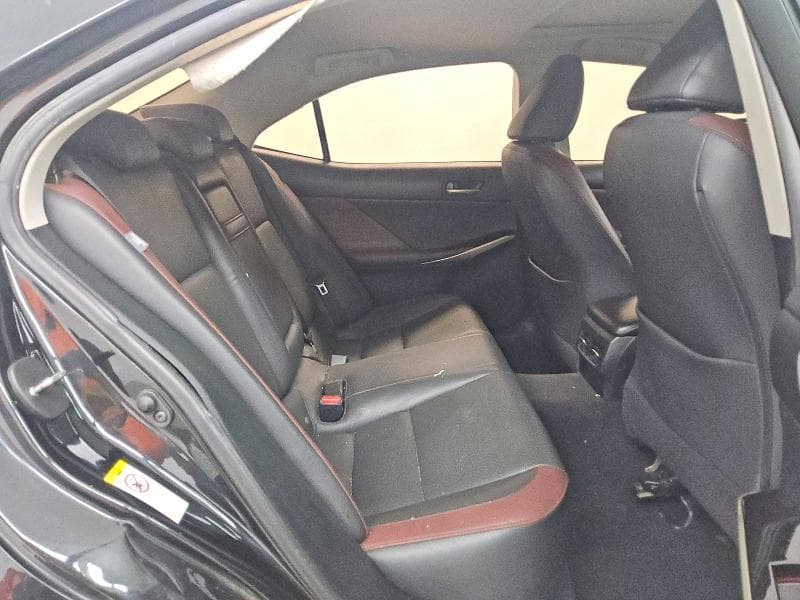 2018 LEXUS IS 300 10