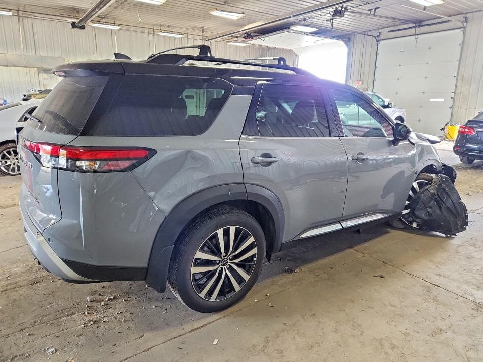 2025 NISSAN PATHFINDER PLATINUM 3