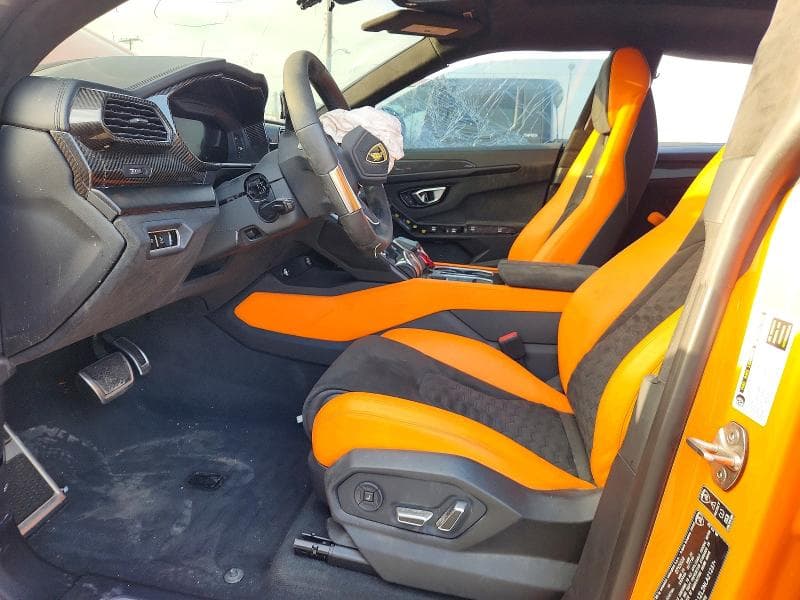 2022 LAMBORGHINI URUS 7