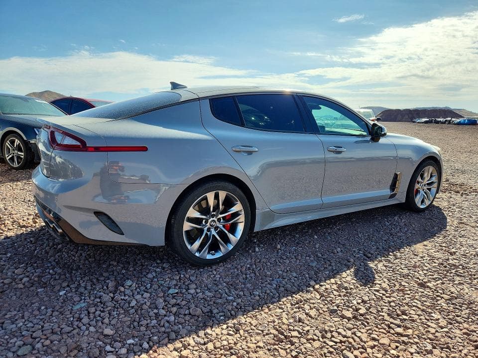 2020 KIA STINGER GT2 3