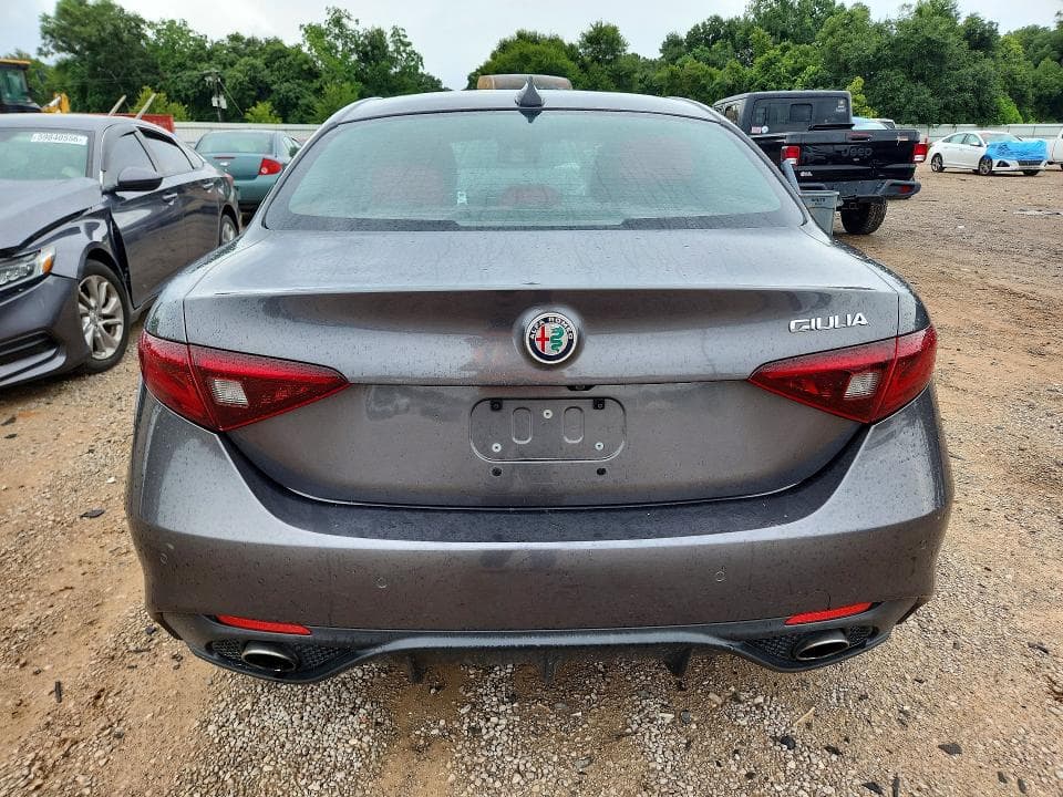 2018 ALFA ROMEO GIULIA TI 6