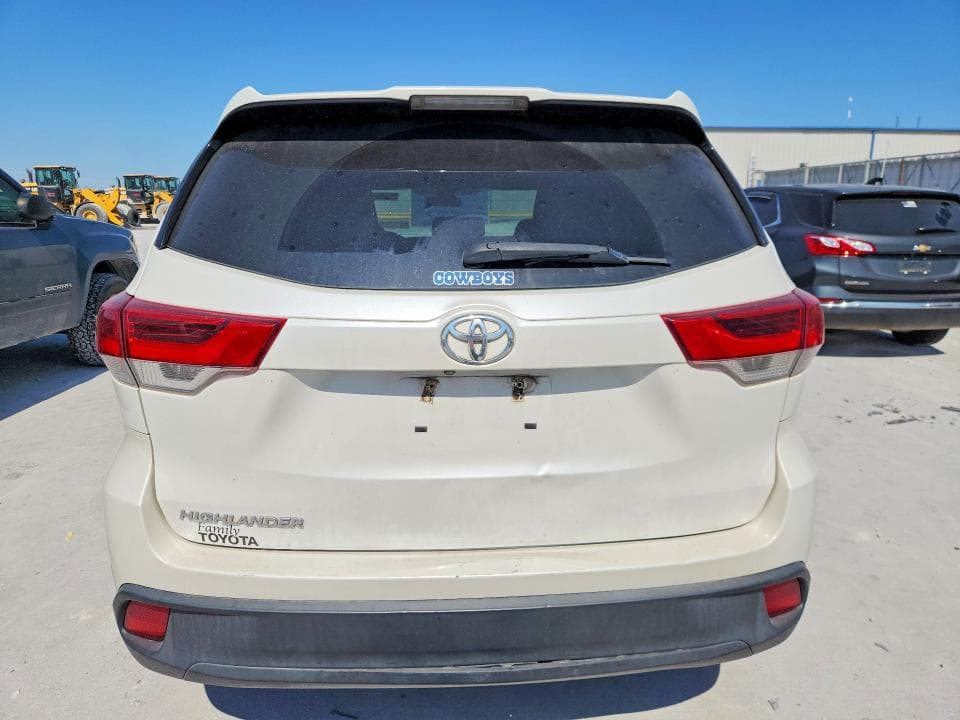 2018 TOYOTA HIGHLANDER LE 6