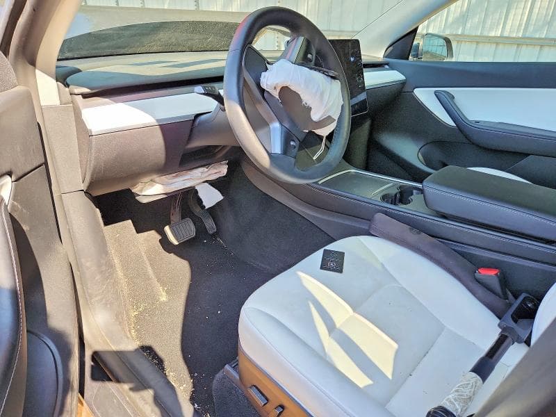 2022 TESLA MODEL Y 8