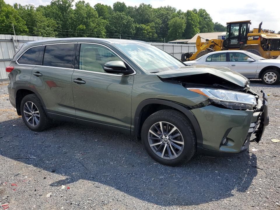 2018 TOYOTA HIGHLANDER XLE 4