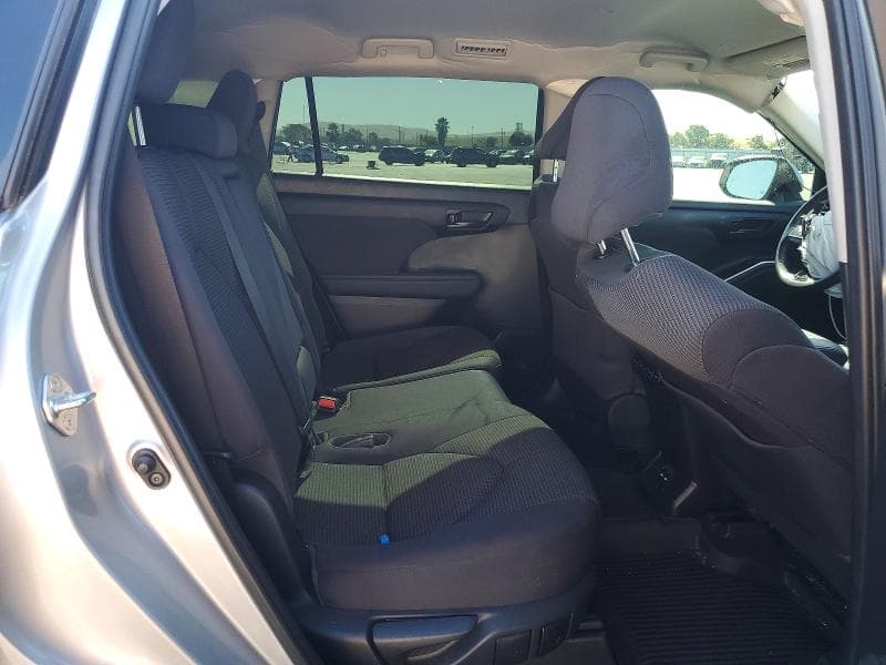 2021 TOYOTA HIGHLANDER LE 11