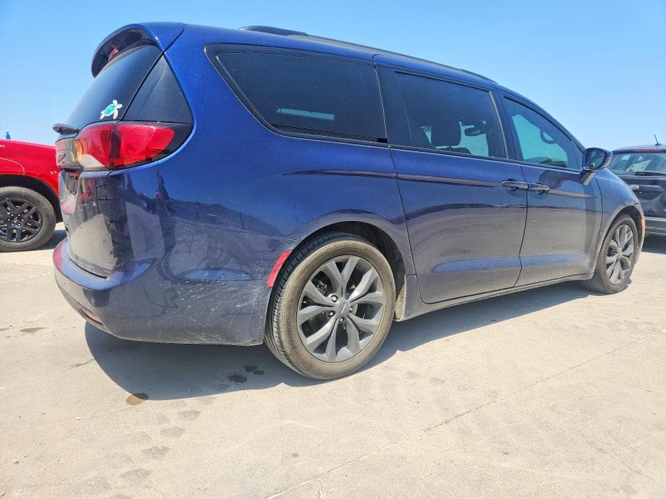 2018 CHRYSLER PACIFICA TOURING PLUS 3