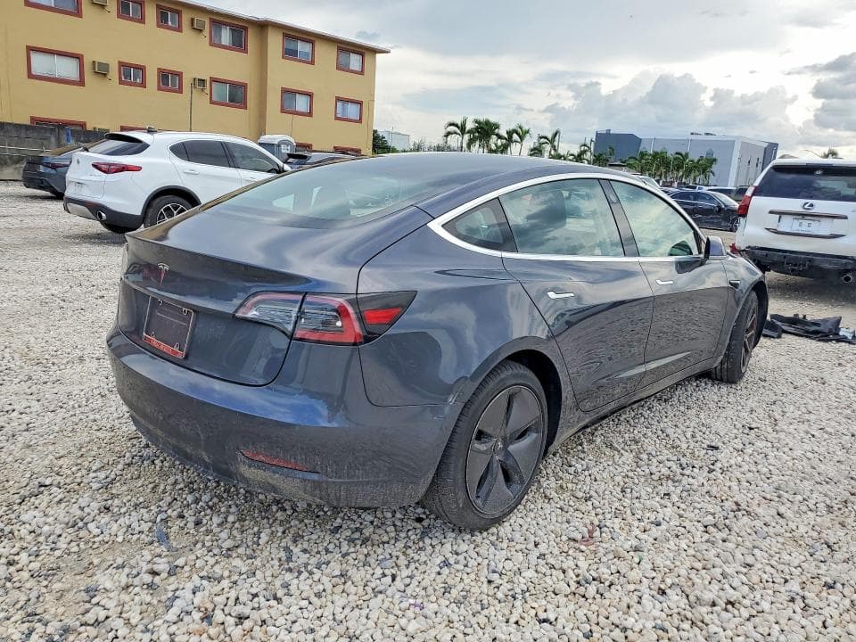 2018 TESLA MODEL 3 3