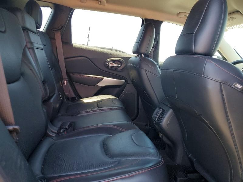 2018 JEEP CHEROKEE TRAILHAWK 11