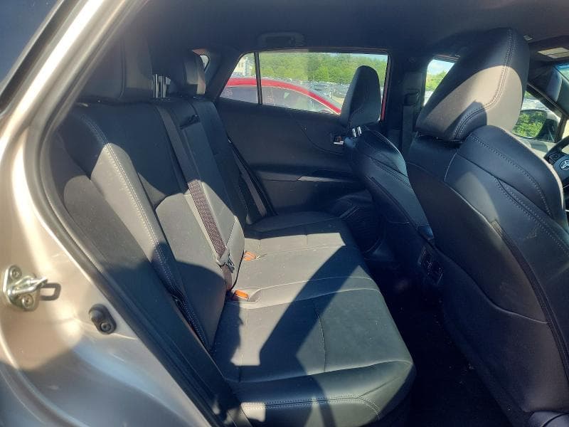 2024 TOYOTA VENZA XLE 11