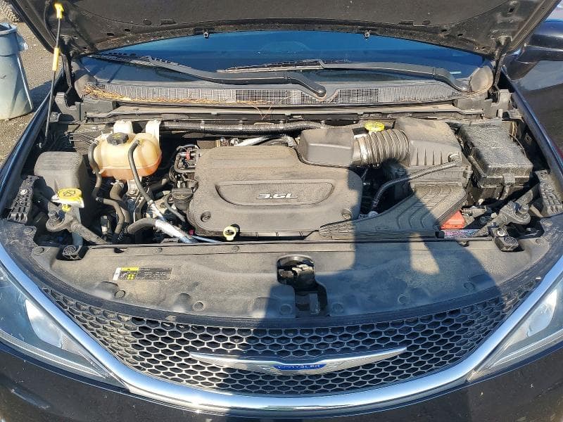 2019 CHRYSLER PACIFICA TOURING L 12