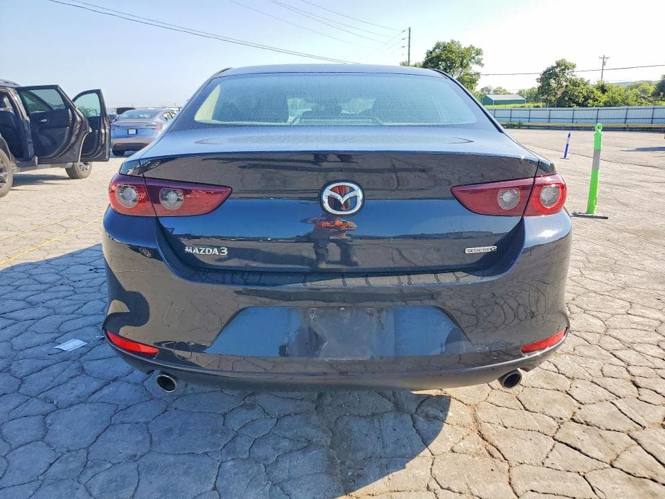 2022 MAZDA 3 6