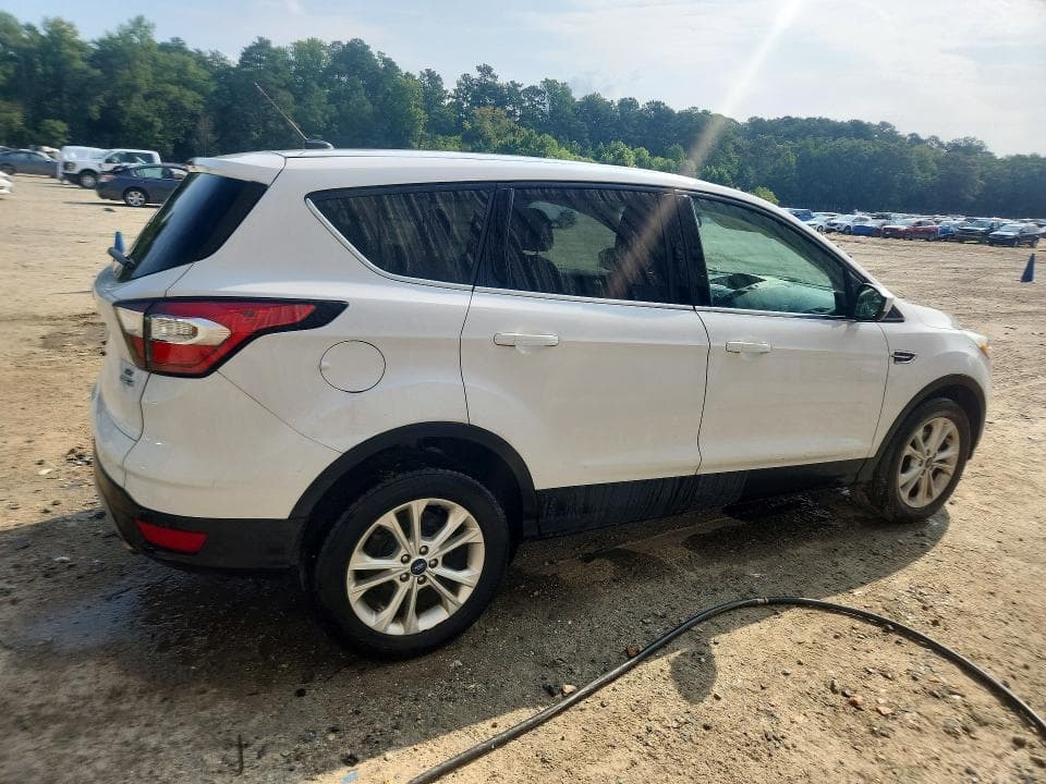 2017 FORD ESCAPE SE 3