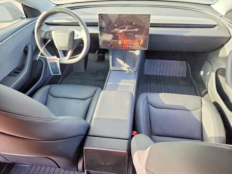 2025 TESLA MODEL 3 8