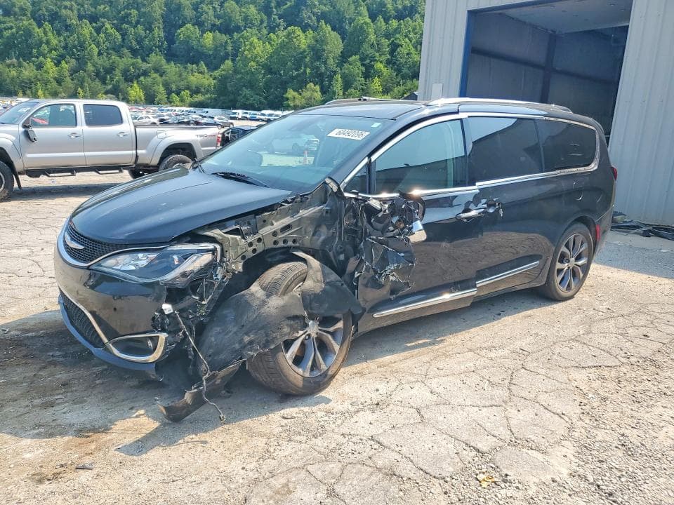 2017 CHRYSLER PACIFICA LIMITED - 1