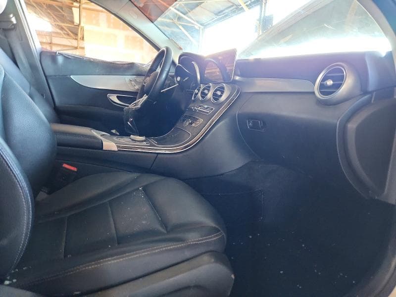 2019 MERCEDES-BENZ C 300 7